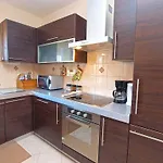 Kapelica 870 *